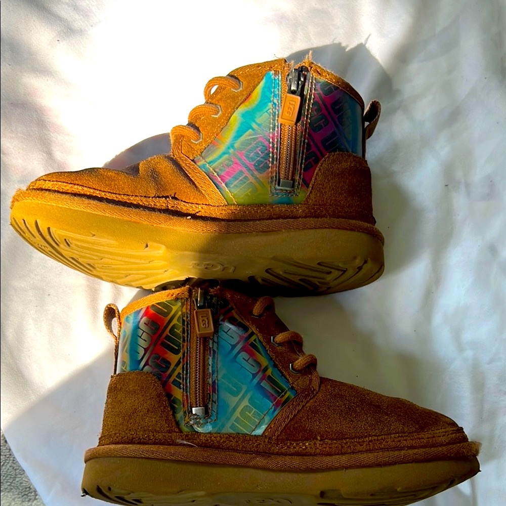 UGG Brown Suede Boots with Southwestern Pattern - Picture 4 of 7